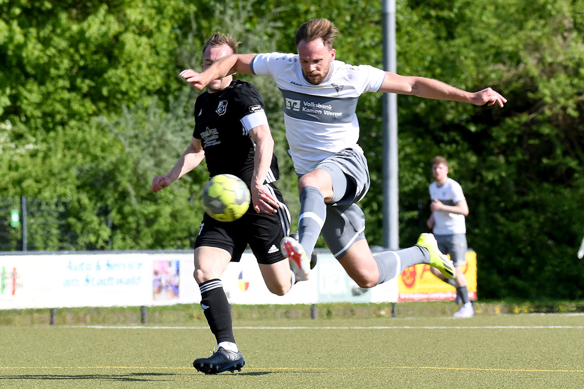 Mit seinem Treffer in der Nachspielzeit sorgte Jannik Prinz nur noch für Ergebniskosmetik. Kurz danach stand der Sieg für Epe fest. Archivfoto: MSW