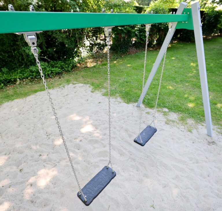 Bis die erste Schaukel auf dem neuen Spielpatz Brevingstraße steht, wird es noch einige Zeit dauern. Archivfoto: Volkmer