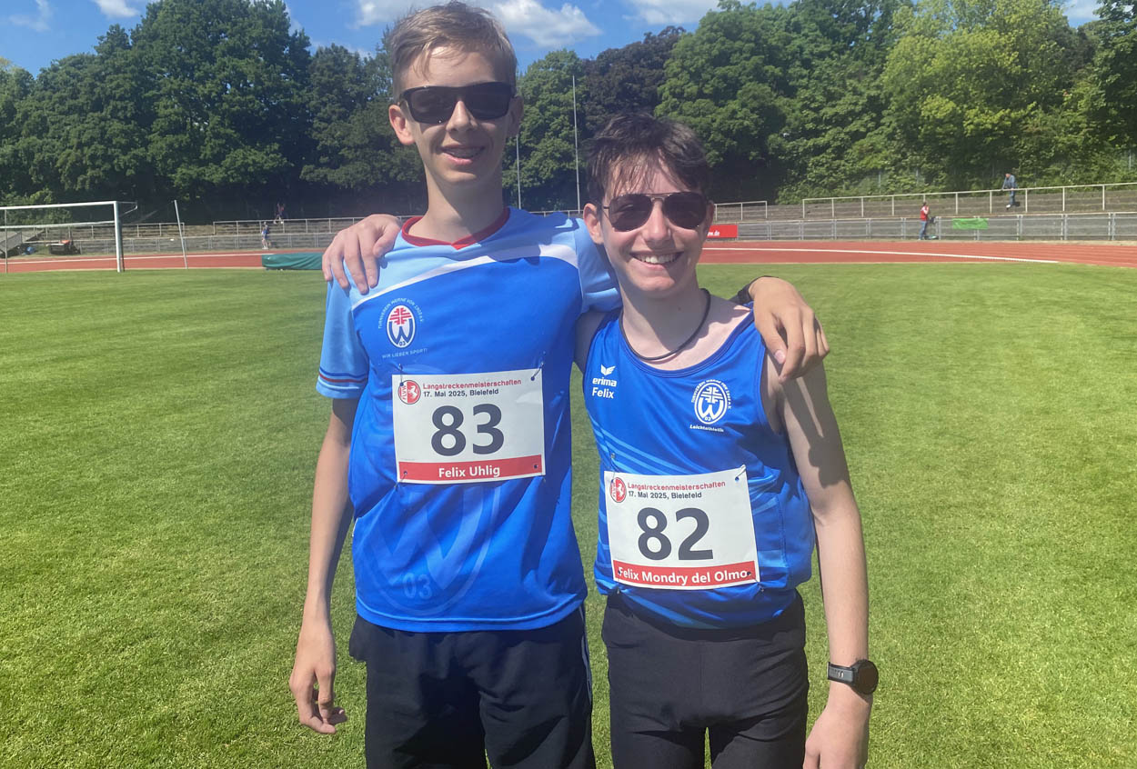 Felix Mondry del Olmo (rechts) wurde U14-Westfalenmeister über 3.000 Meter. TV-Vereinskollege Felix Uhlig lief als Achter ins Ziel. Foto: Verein