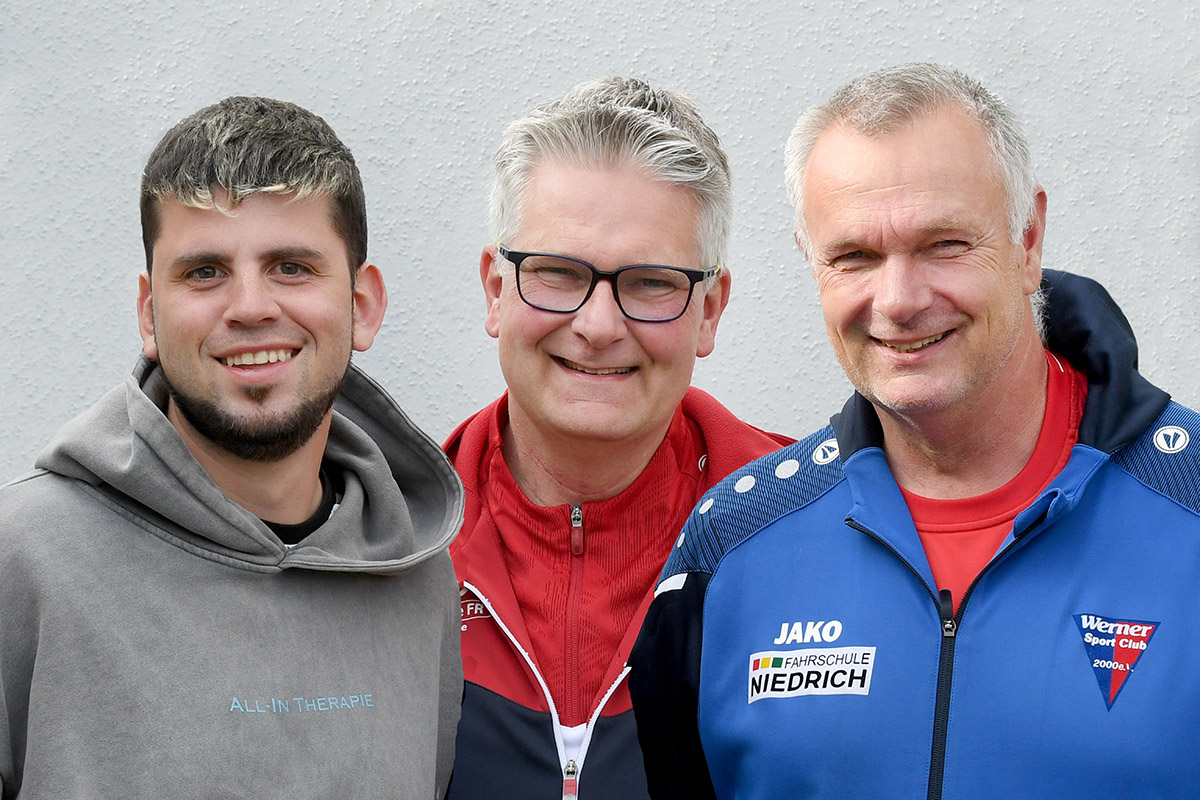 Markus Lünebrink (M.) und Thomas Sitarek (r.) begrüßten den neuen Trainer der U19, Max Wagenknecht. Montage: MSW