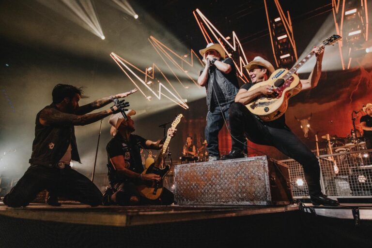 Das absolute Highlight des diesjährigen Festivals folgt beim Antenne-Unna-Radiosommer am Samstagabend, wenn BossHoss die Mainstage entern. Foto: Chris Heidrich