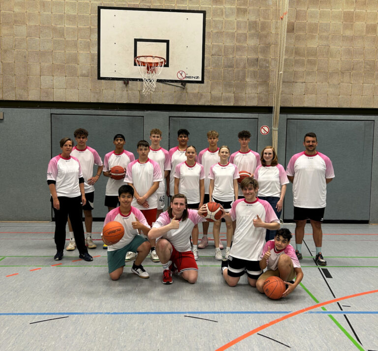 Gemeinsames Training, Projekttage und spaßiges Miteinander - im März haben sich die "uniRuhrBaskets" in Werne und Bergakmen formiert. Fotos: AFG/ Shirley Herla