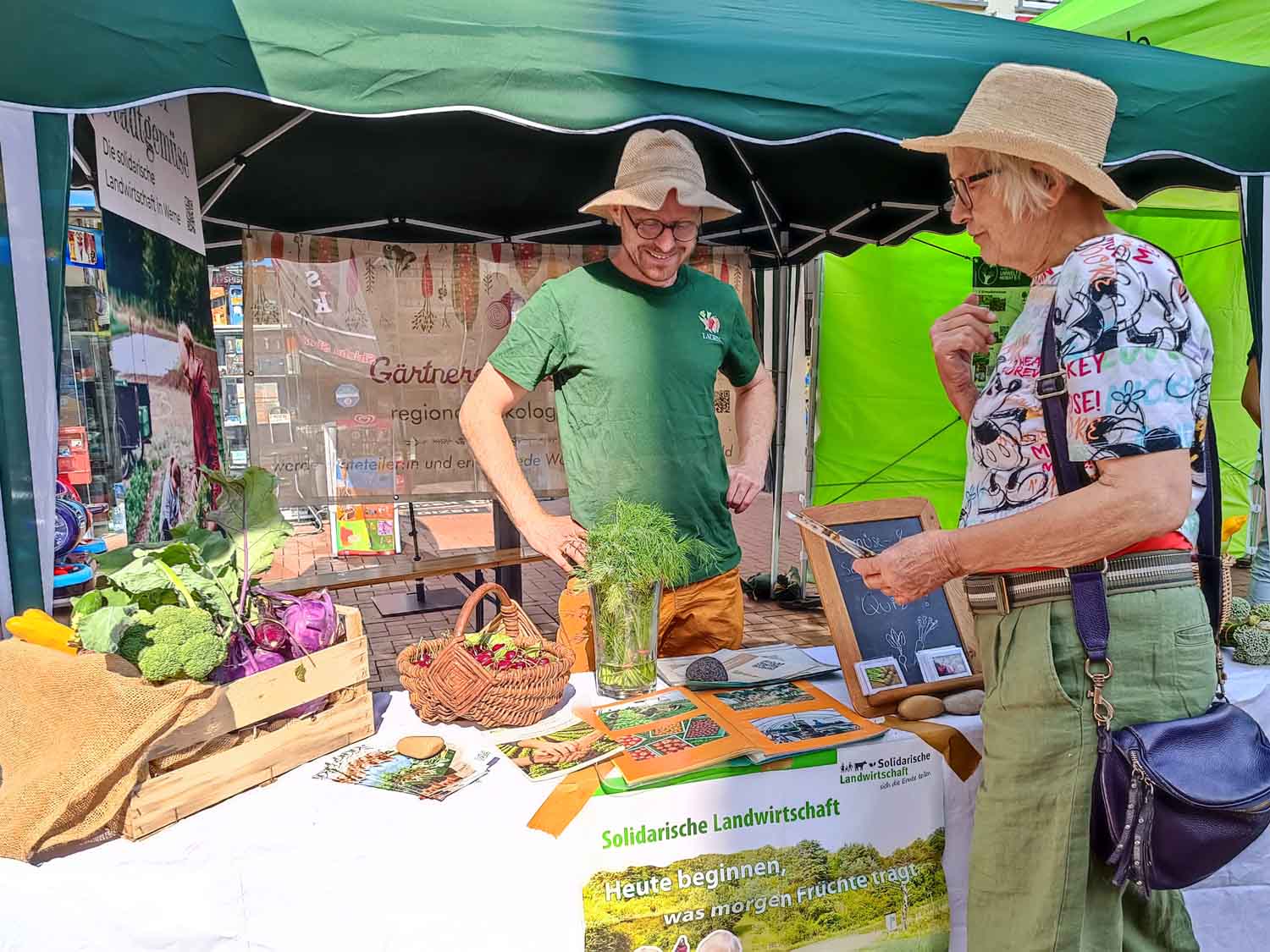 Beim Markt der Möglichkeiten in Lünen präsentierte sich die Werner Gärtnerei Stadtgemüse mit Gemüse und vielen Infos. Foto: Constanze Rauert