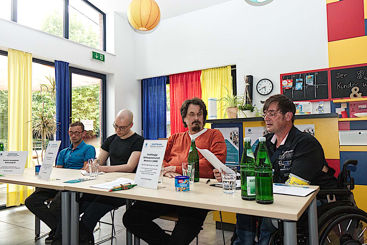 Sie setzen sich für die Interessen von Behinderten und Senioren ein (v.l.): Sascha Kureck (Betreuungsdienst Kureck), Niklas Wilde (Inklusionsbeauftragter der Stadt Werne), Kay Hirschhäuser und Marius Gellert (Selbsthilfegruppe). Foto: Steinmüller