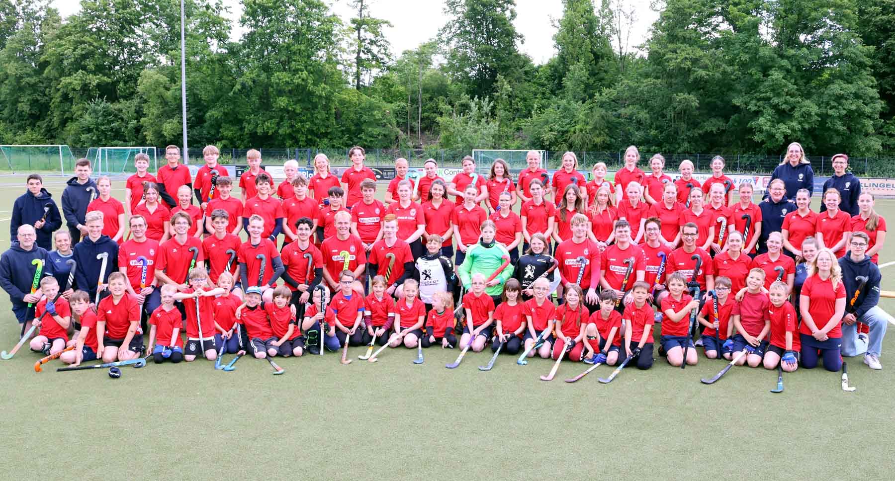 Ein voller Erfolg für den TV Werne Hockey – mit jeder Menge Teamspirit im Gepäck. Foto: Verein