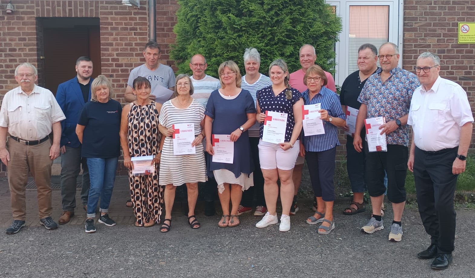 Im DRK-Heim fand jetzt die Ehrung der fleißigen Blutspender/innen statt. Foto: Verein