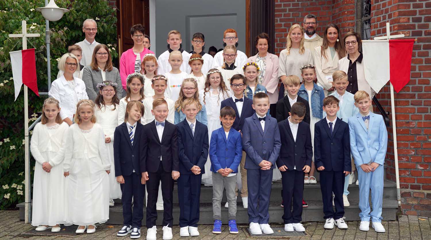 Das sind die Erstkommunionkinder aus Stockum. Fotos: Pfarrgemeinde St. Christophorus