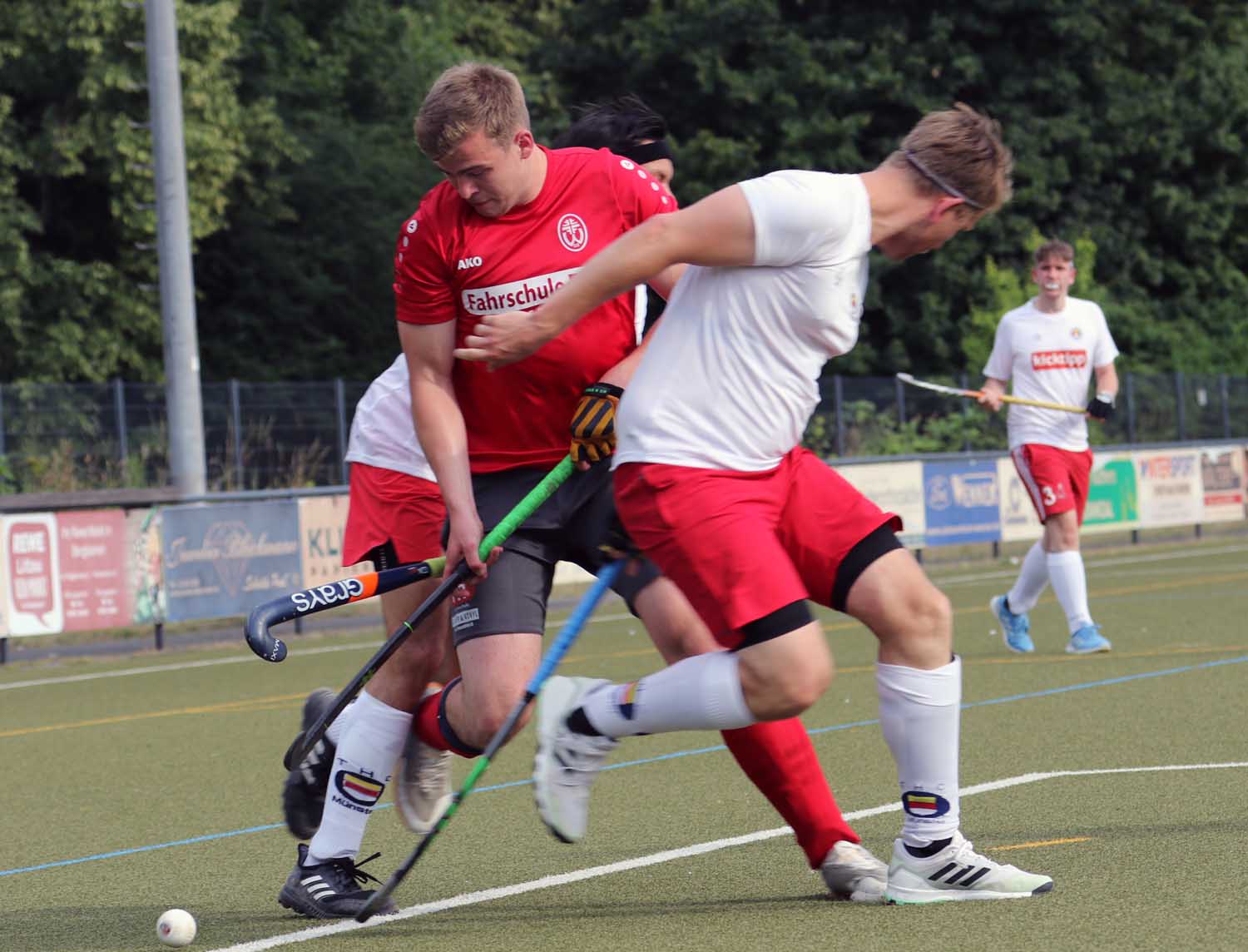 Alexander Osterkemper (rotes Trikot) war viermal für den TV Werne erfolgreich. Archivfoto: Wagner