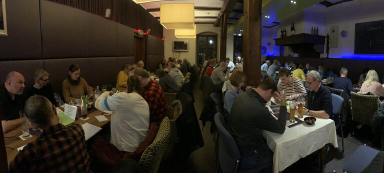 Demnächst rauchen beim Kneipenquiz des Fördervereins der Stadtbücherei wieder die Köpfe. Foto: Verein
