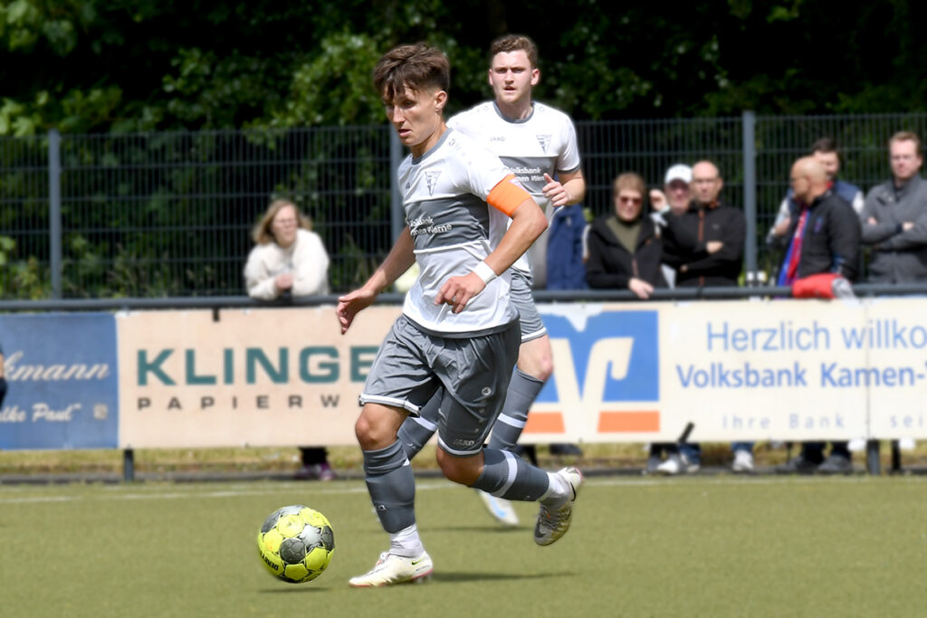 In seinem letzten Spiel für den WSC musste Kapitän Yannick Lachowicz kurz vor der Halbzeitpause verletzt ausgewechselt werden. In der nächsten Saison spielt der 28-Jährige für den Westfalenligisten Westfalia Kinderhaus. Foto: MSW