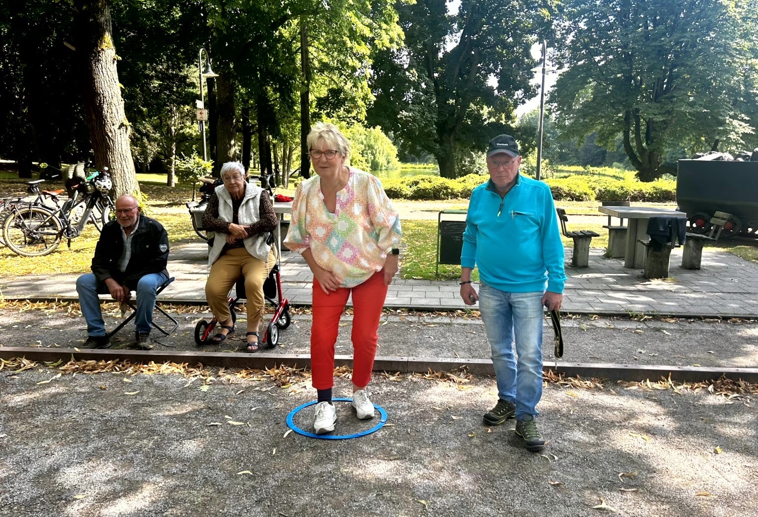 Die Kolpingsfamilie spielt begeistert Boule am Gradierwerk in Werne. Foto: privat