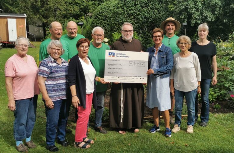 Die Kolpingsfamilie unterstützte wieder das Kapuzinerkloster mit einer Spende. Foto: privat