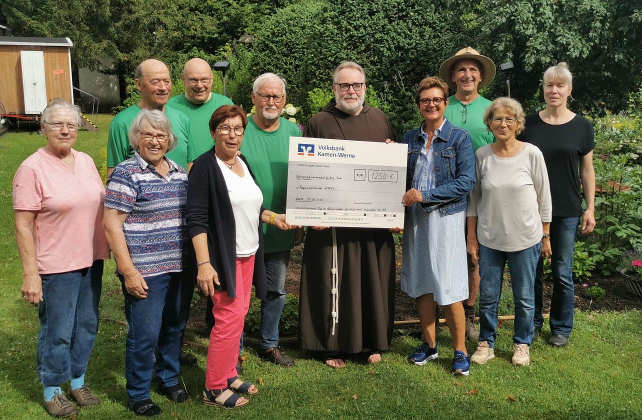 Die Kolpingsfamilie unterstützte wieder das Kapuzinerkloster mit einer Spende. Foto: privat