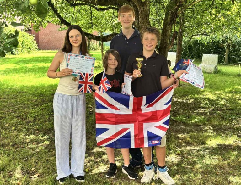 Starke Leistungen im Englisch-Wettbewerb zeigten Schülerinnen und Schüler des Christophorus-Gymnasiums. Foto: Karolina Viefhues