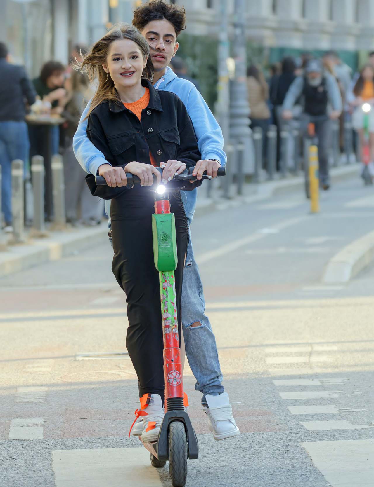 Rund 80 Verwarnungsgelder haben Polizeibeamte in Unna und Werne verhängt, unter anderem weil zu zweit auf einem E-Scooter gefahren oder mit dem Fahrrad die verkehrsberuhigte Fußgängerzone befahren wurde. Symbolbild: pixabay