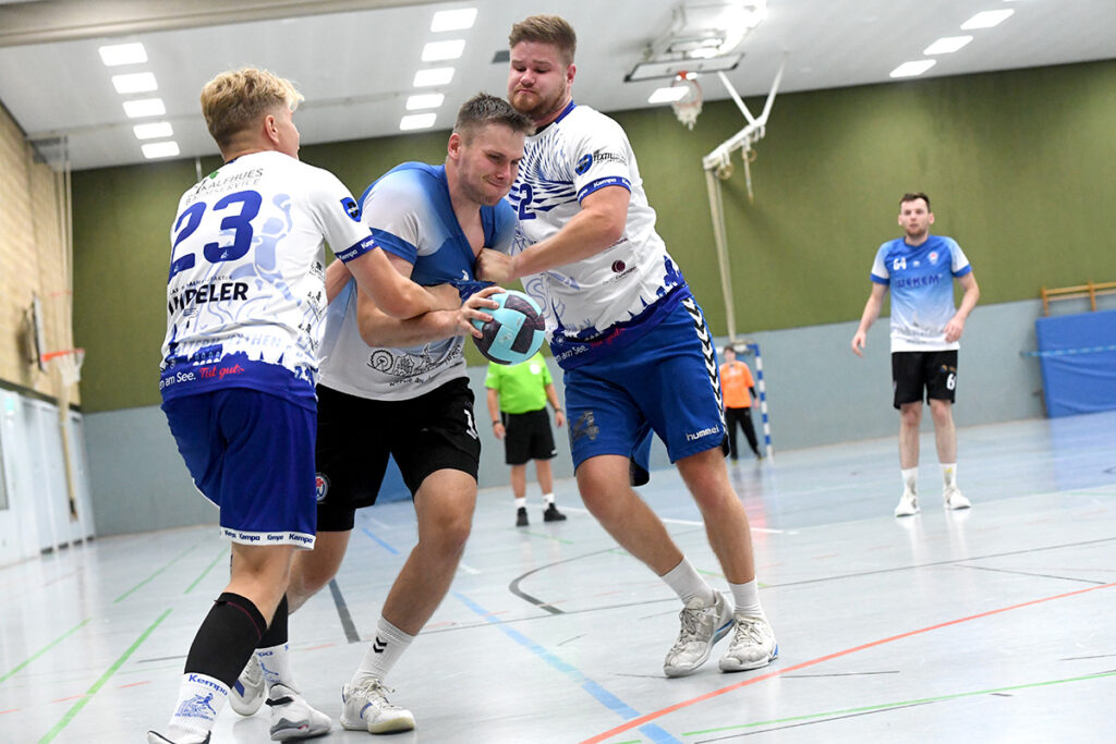 Wie gewohnt war Thorben Strunck auf dem Weg zum Tor nur schwer zu stoppen. Im Testspiel gegen Haltern-Sythen erzielte er acht Tore. Foto: MSW