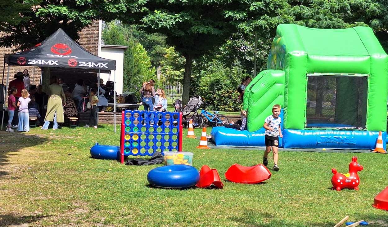 Herz, Bewegung und Begegnung standen beim Abschlussfest des Ferienprogramms rund um den Treff am Holtkamp im Mittelpunkt. Foto: privat