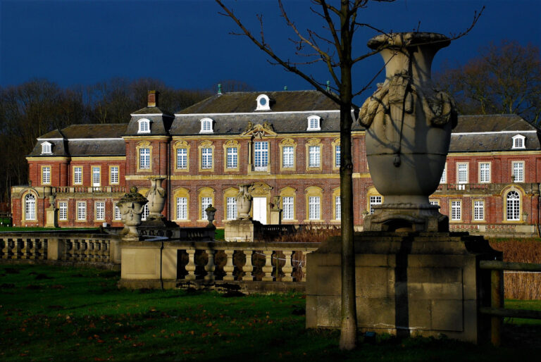 Am Schloss Nodkirchen. Foto: Karl-Heinz Schwarze