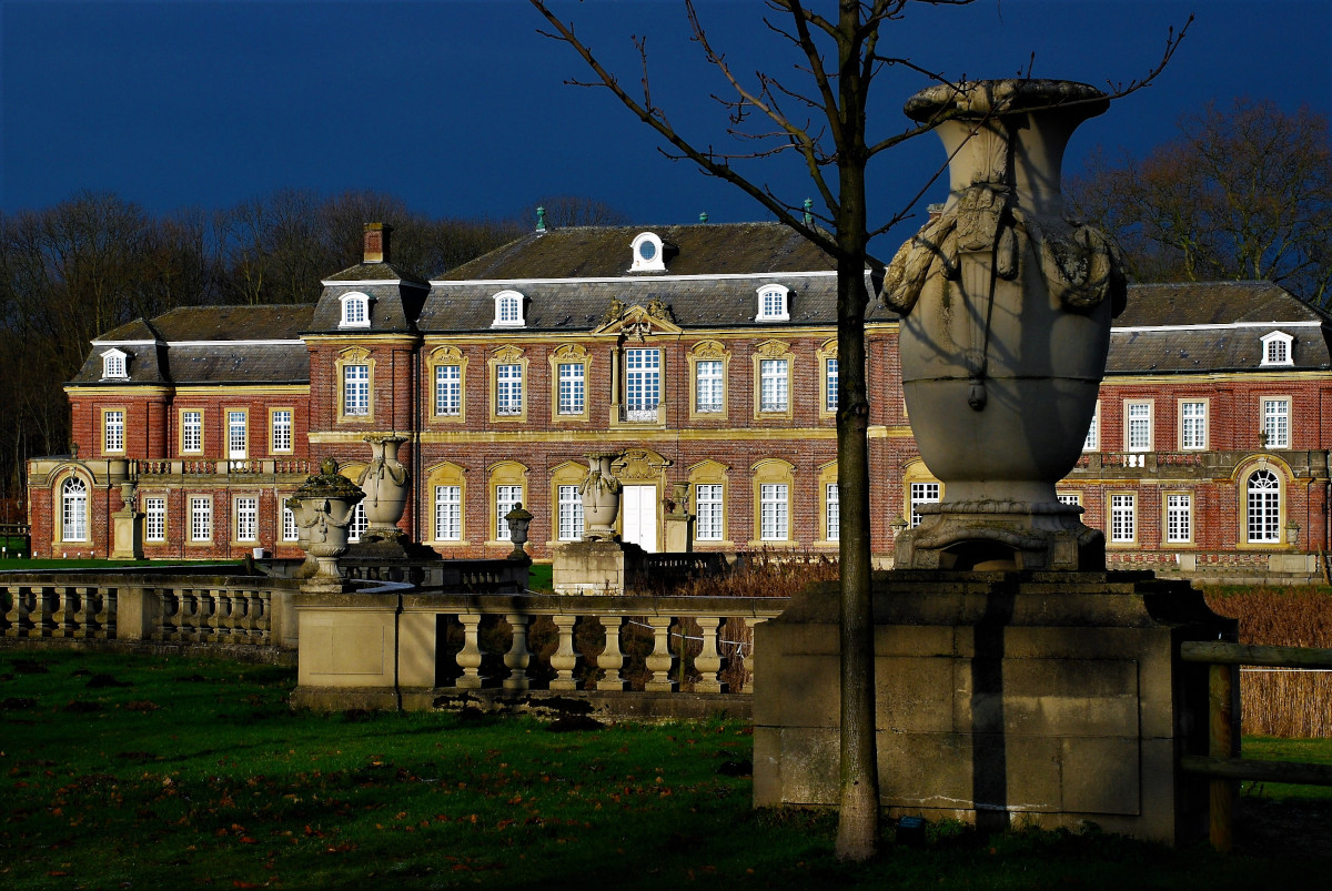 Am Schloss Nodkirchen. Foto: Karl-Heinz Schwarze