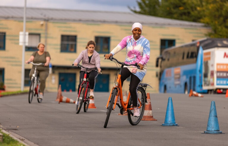 Noch freie Plätze meldet der ADFC Unna für seine Radfahrschule für Erwachsene. Foto: ADFC Unna
