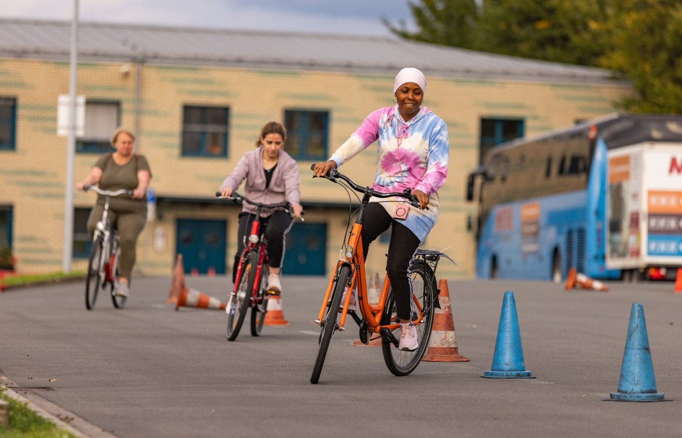 Noch freie Plätze meldet der ADFC Unna für seine Radfahrschule für Erwachsene. Foto: ADFC Unna