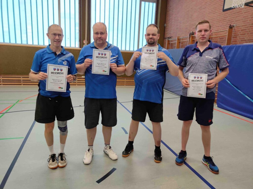 Die Finalisten im Doppel (von links): Martin Brocke und Norbert Börste (Vereinsmeister), Marc Urbschat und Michael Jankord (Platz 2).