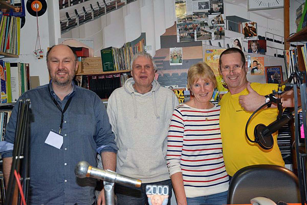 Der Vereins Radio Initiative '90 um Magnus See (links) und Hubert Schmölz (rechts) produziert das Krankenhausradio. Foto: privat