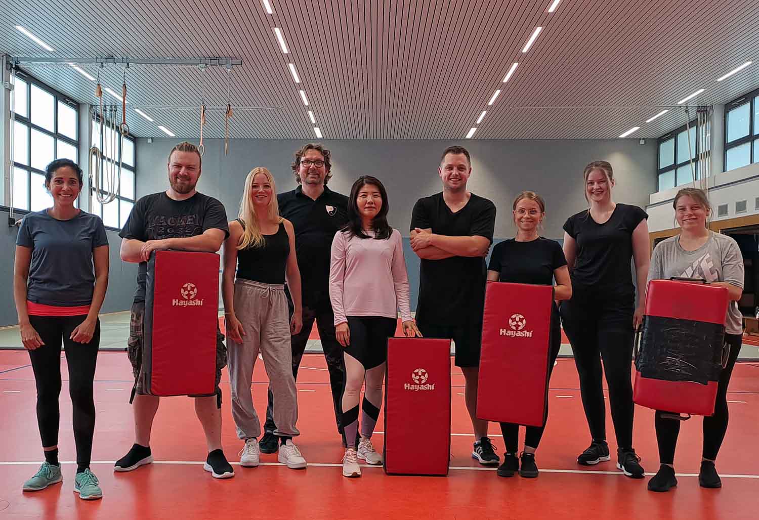 In kurzweiligen vier Stunden bekamen die Teilnehmenden beim TV Werne einen ersten Überblick zum komplexen Thema “Selbstverteidigung”. Foto: Verein