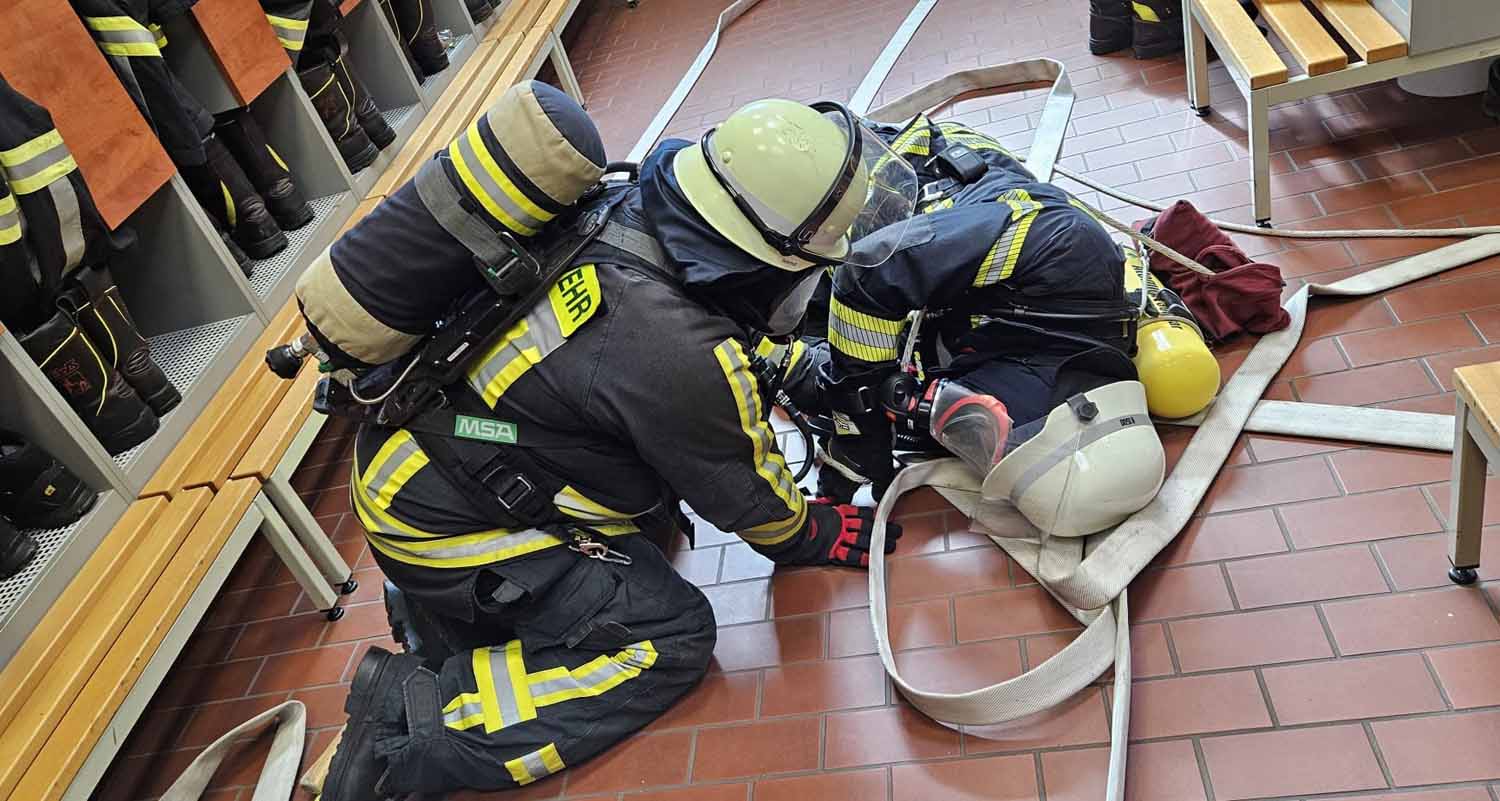 Die Feuerwehr Werne hat neue Atemschutzgeräteträger ausgebildet. Fotos: FFW