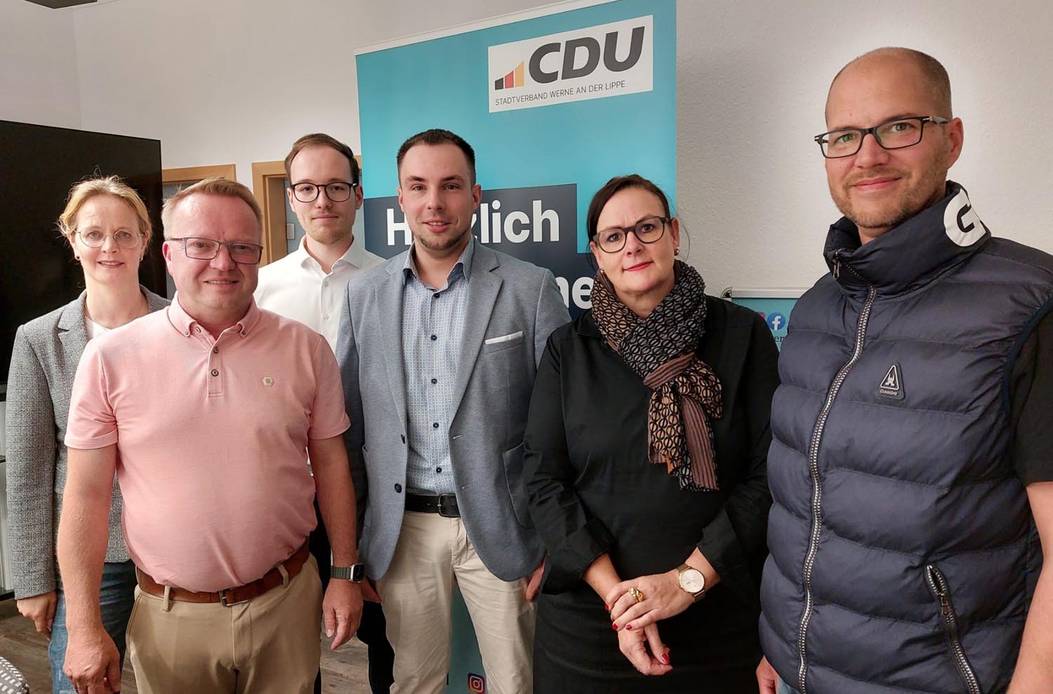Bezogen Stellung zu den Vorwürfen des ehemaligen Bürgermeisterkandidaten Dr. Thomas Neubourg (von links): die CDU-Vorstandsmitglieder Annika Brauksiepe, Jörg Weber, Christian Lang, Martin Cyperski, Beate Böhmer und Dennis Reinhold. Foto: Wagner