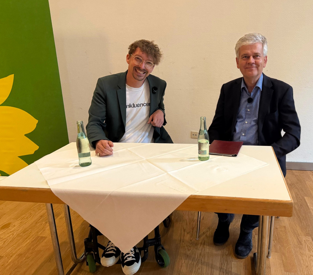 Bürgermeisterkandidat Benedikt Striepens (re.) und der Werner Ortsverband der Grünen begrüßten MdL Dennis Sonne, der mit seinem Impulsvortrag zum Thema Inklusion die Grundlage für einen regen Gedankenaustausch schuf. Foto: privat