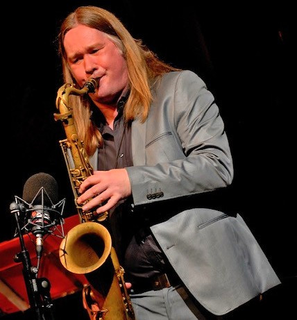 Evensong in der Martin-Luther-Kirche. Uwe Plath, Jazz-Saxophonist mit internationalem Ruf. kombiniert Latin-Music mit Swing. Foto: privat