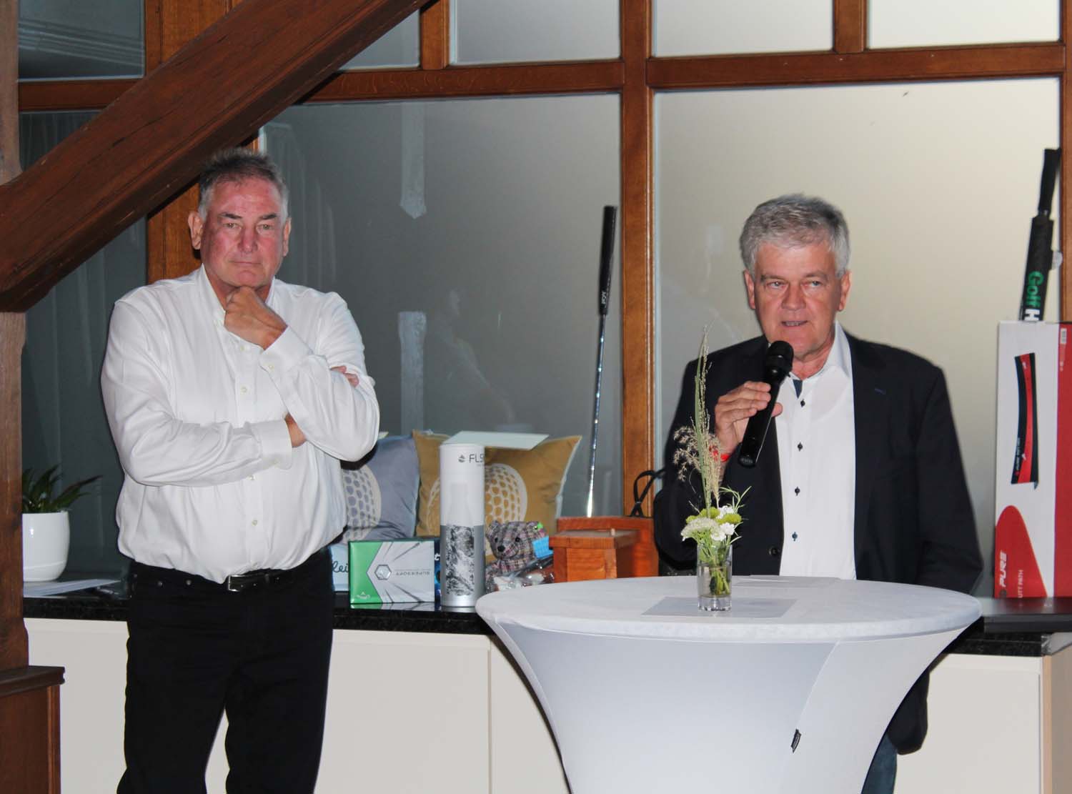 Vizepräsident Dr. Uli Paschedag (von links) und Präsident Benedikt Striepens bei ihren kurzen Ansprachen. Foto: Tim Schiffmann