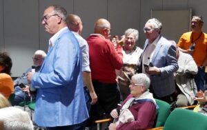 Gemischte Reaktionen gab es am Wahlabend im Stadhaus Werne. Foto: Gaby Brüggemann