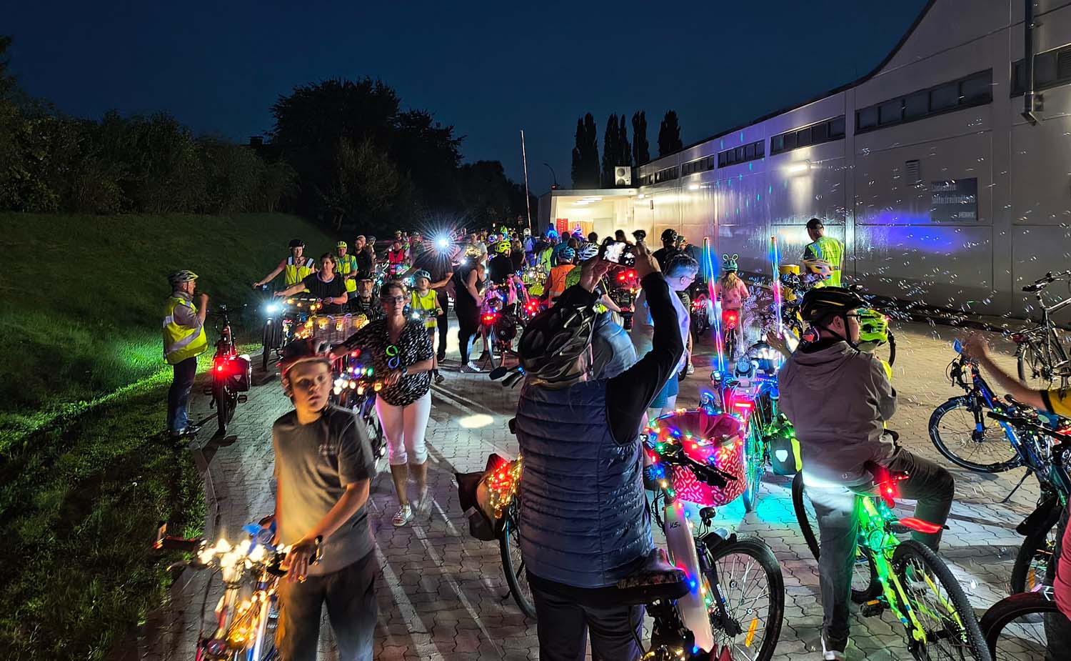 Das LichterRadeln begeisterte am Freitagabend Jung und Alt auf den Straßen in Werne. Fotos: Johanna Glowacki