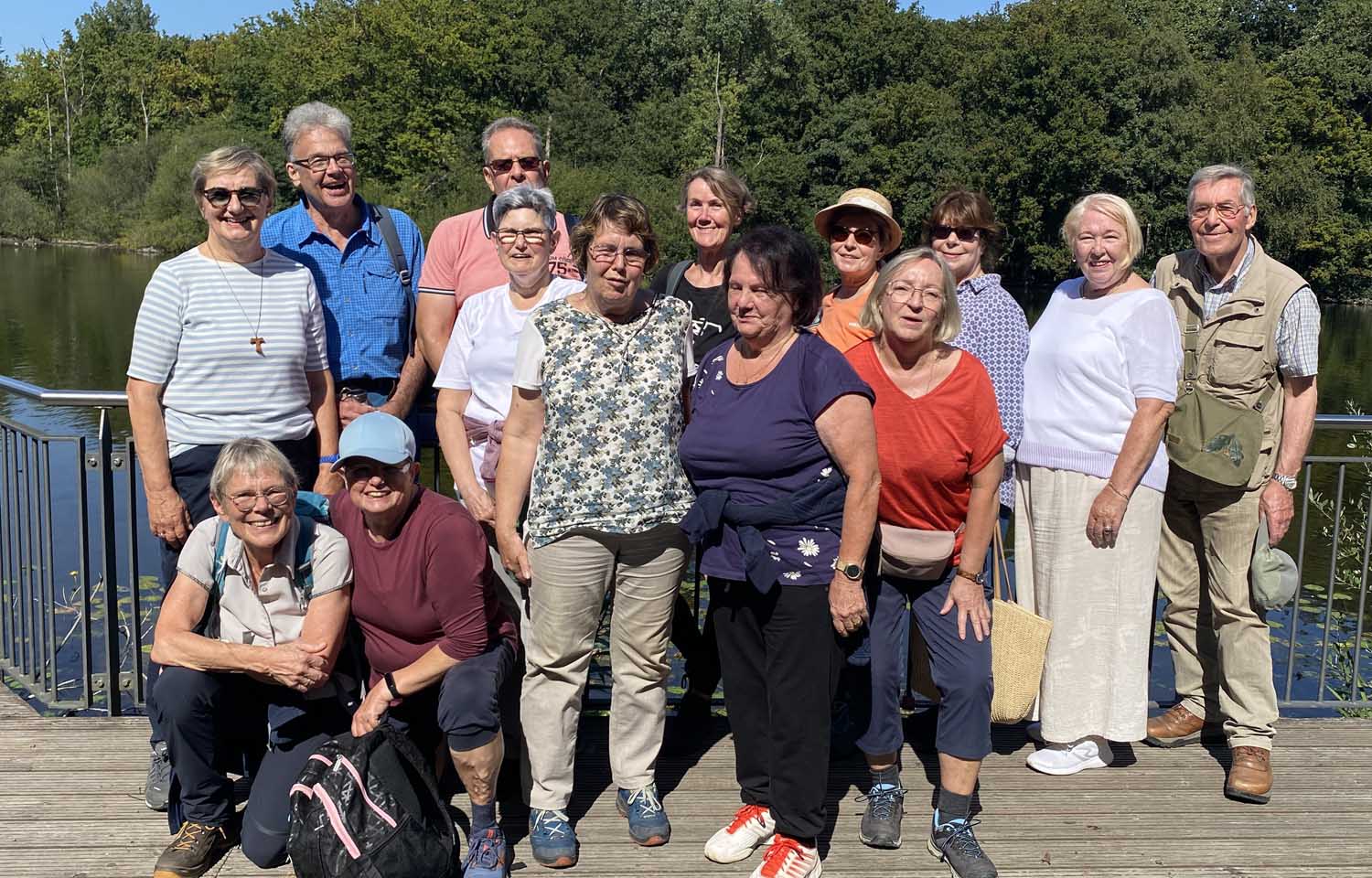 Die Gruppe wanderte entlang der Lippe und des Kanals zur Marina und weiter zum idyllischen Beversee im Naturschutzgebiet von Bergkamen. Foto: Verein