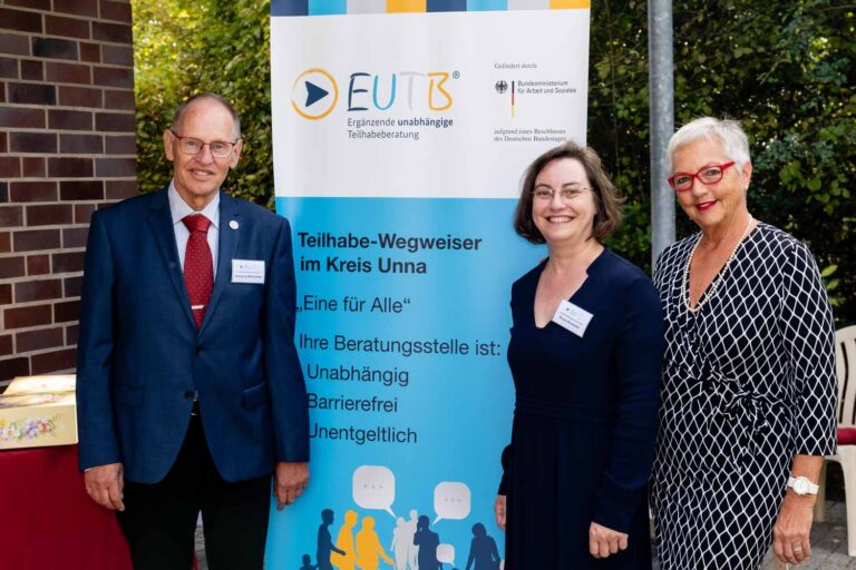 Stehen mit gutem Rat zur Seite (von links): Die Berater/innen der EUTB Wolfgang Bennewitz, Nicola Neubauer und Angela Nowak. Foto: EUTB Kreis Unna