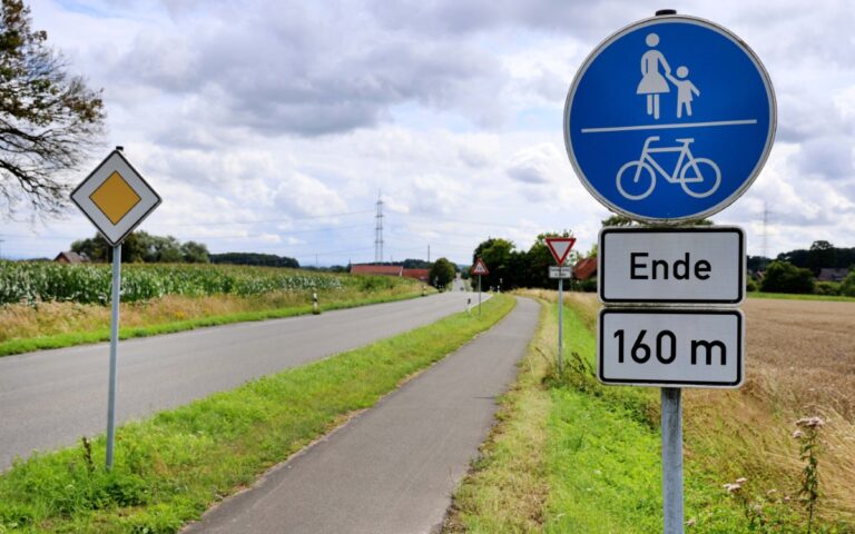 Kein konkretes Ende in Sicht: Radweg an B54 bleibt vorerst weiter unvollendet