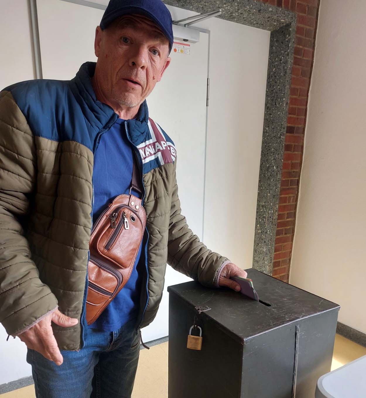 Die Wahl in Werne ist angelaufen. Im Stimmbezirk 130 (ehemalige Barbaraschule) zeichnet sich schon um 11 Uhr eine hohe Wahlbeteiligung ab. Foto: Wagner
