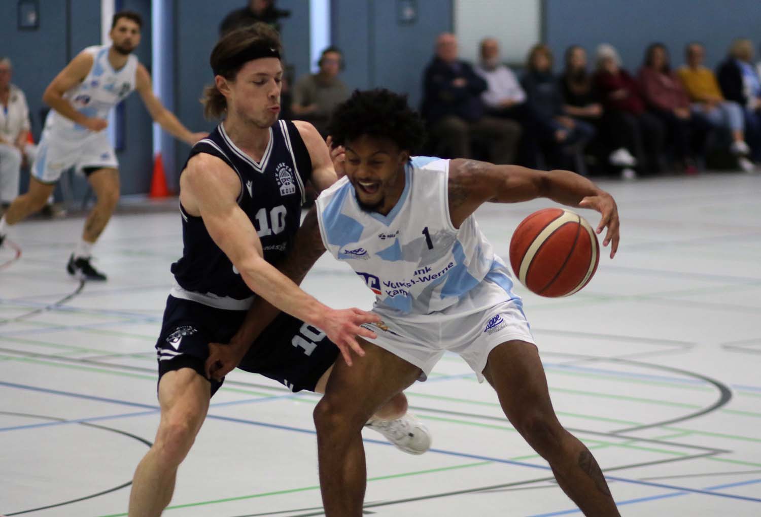 LBW - DTV Köln 10 Richard Mitchell (rechts) überzeugte mit 28 Punkten in Leverkusen, konnte die Niederlage aber auch nicht verhindern. Archivfoto: Wagner