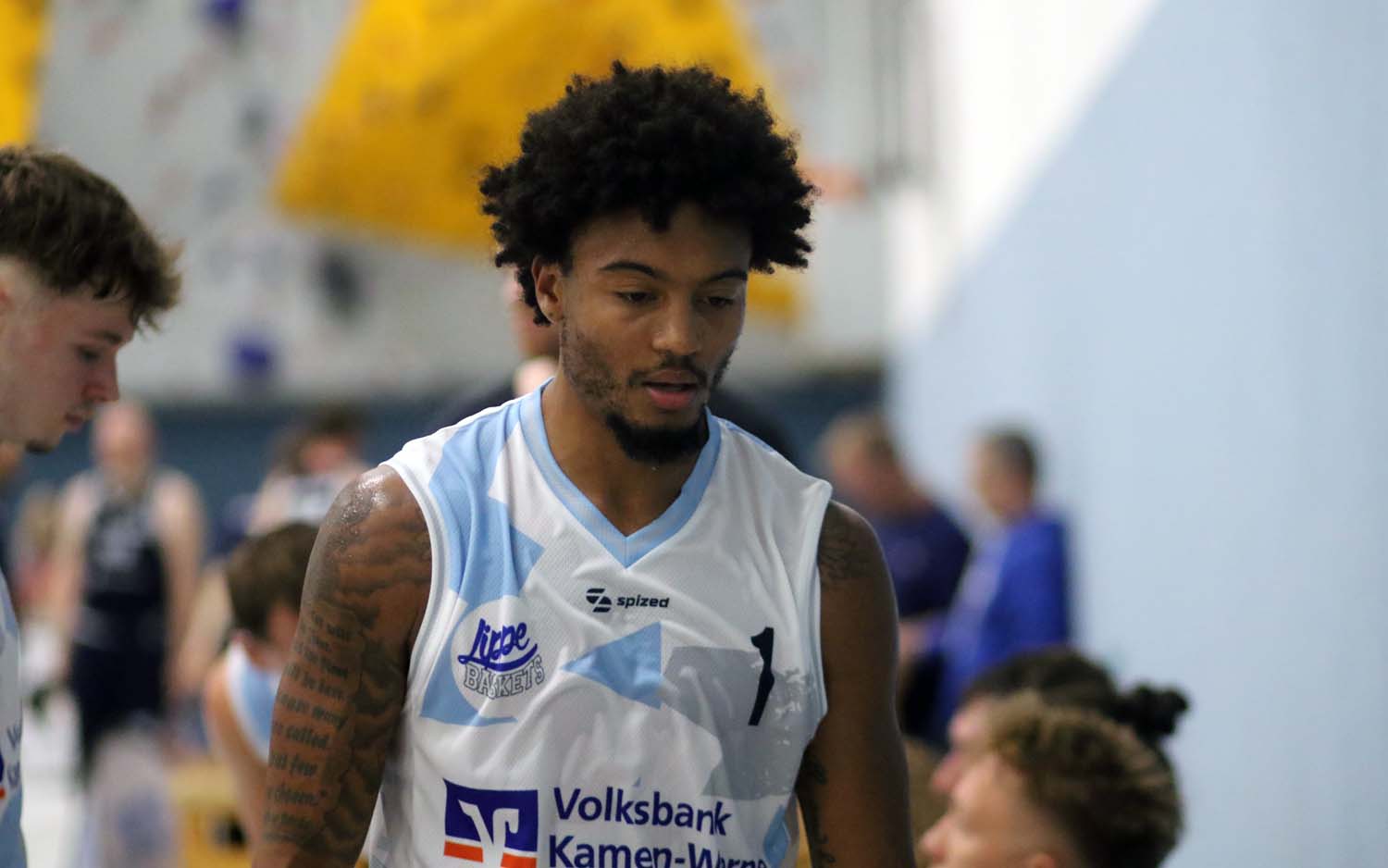 Richard Mitchell leistete sich in Olpe früh sein viertes Foul und konnte den LippeBaskets danach nur noch eingeschränkt helfen. Foto: Wagner