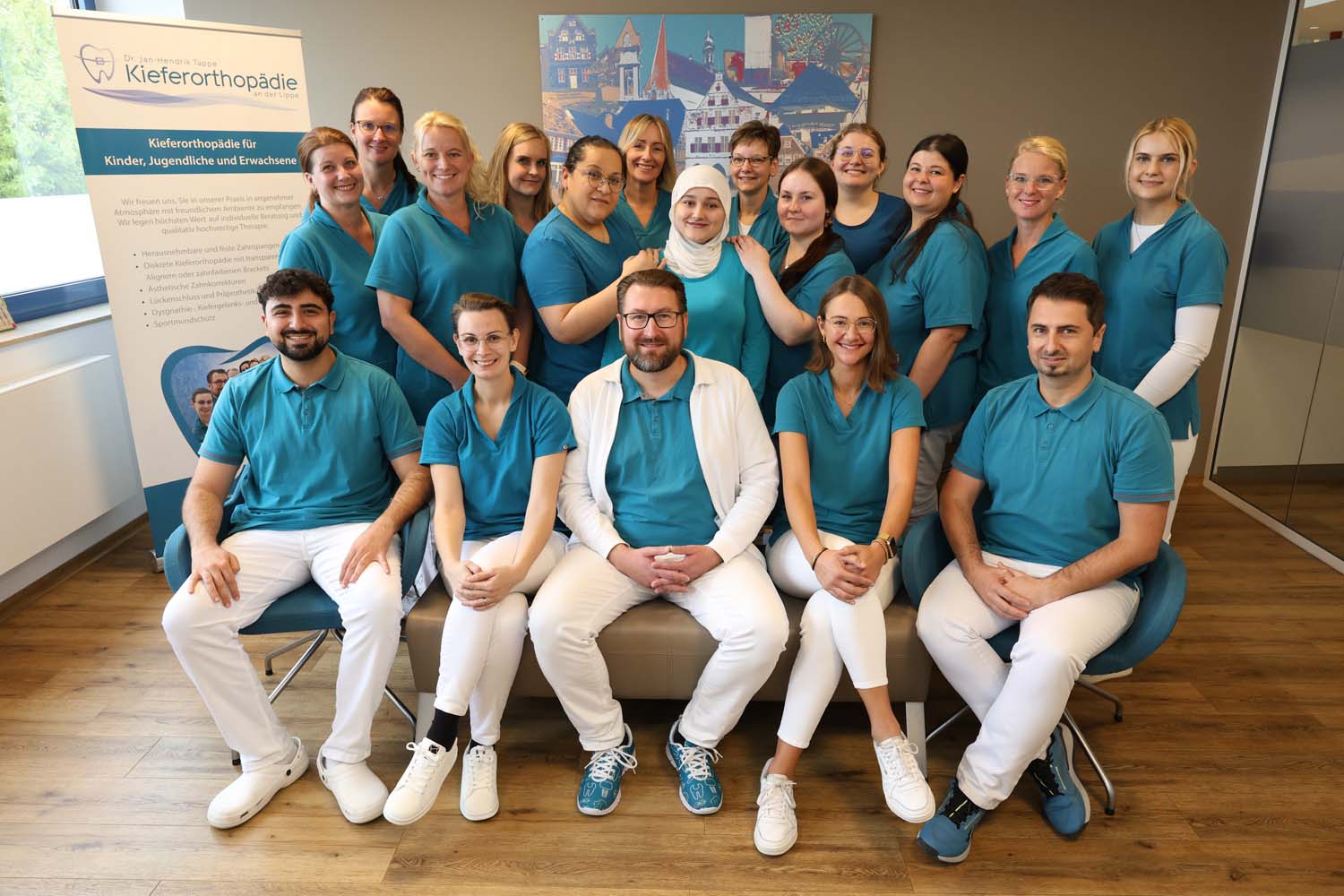 Bereits seit sieben Jahren sorgt das Team der Kieferorthopädie an der Lippe für ein strahlendes Lächeln. Fotos: Volkmer