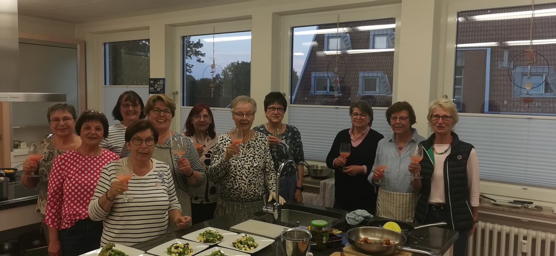 Viel Spaß hatten die Kolpingschwestern wieder beim gemeinsamen Kochen. Foto: privat