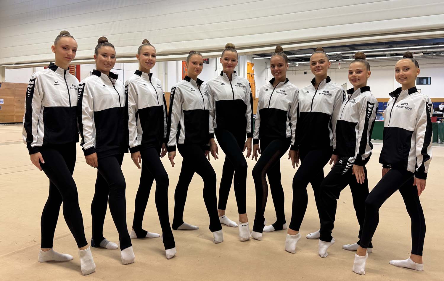Das Team Münsterland mit den Gymnastinnen aus Werne, von rechts Arina Vogel, Anna und Lea Hohefeld. Foto: TV Werne/Hohefeld