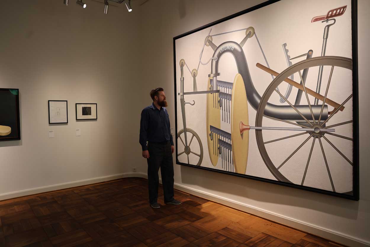 Arne Reimann in der neuen Ausstellung „Nicht von Menschenhand