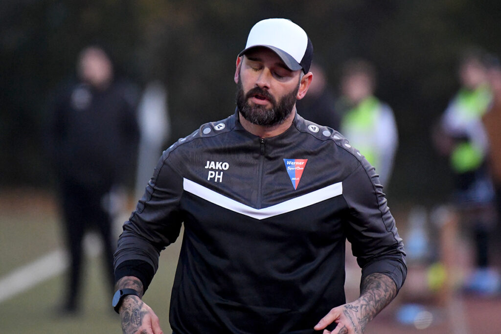 Trainer Pascal Harder konnte nicht zufrieden sein mit dem Spiel seiner Mannschaft in Ibbenbüren. Archivfoto: MSW