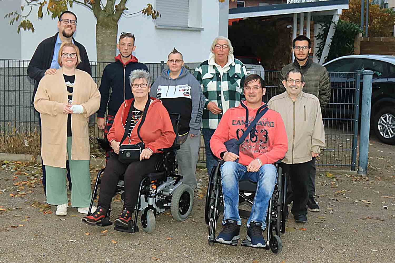 Sie wollen sich als Vorstandsmitglieder im neuen Verein „Rollstuhlgerecht in Stadt Werne“ aktiv um Hilfe für Behinderte kümmern (v.l.): Stefan Sibbel, Annika Garbacziok, Sascha Kureck,  Sonja Kappenstein, Nicole Brandes, Veronika Sobiech, Marius Gellert, Jaymé Rieck, Hermann-Peter Steinmüller. Foto: privat