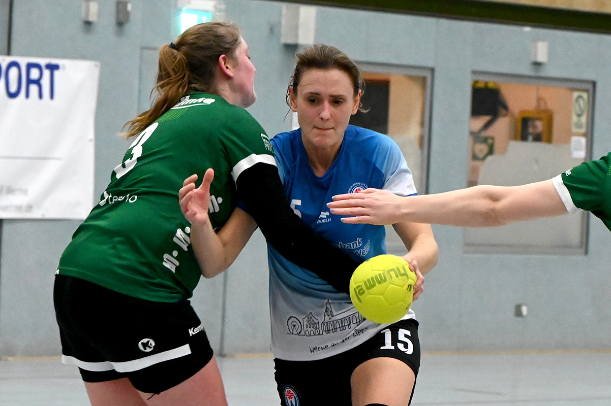 In der Schlussphase sorgte Martha Wegemann mit zwei Toren für einen klaren Sieg über Teutonia Bochum-Riemke 2. Foto: MSW