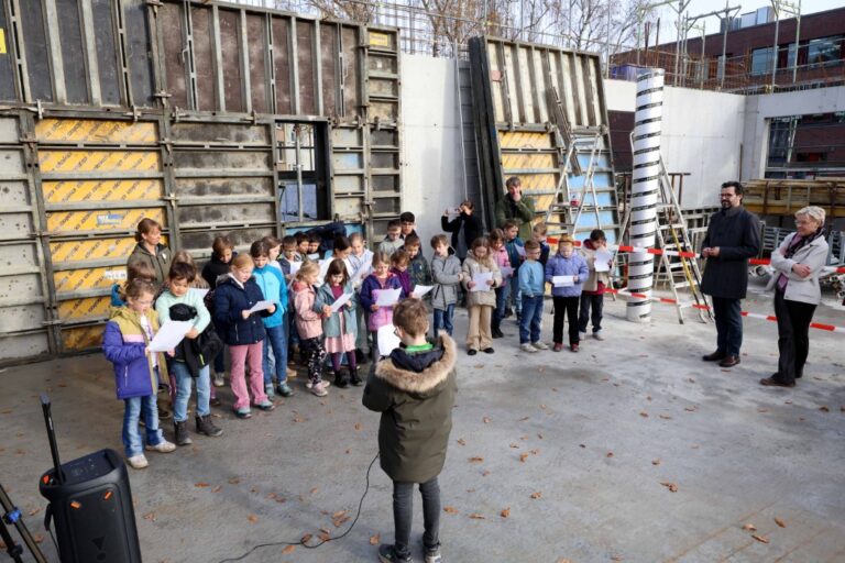 Grundstein für Erweiterungsbau an der Wiehagenschule ist gelegt