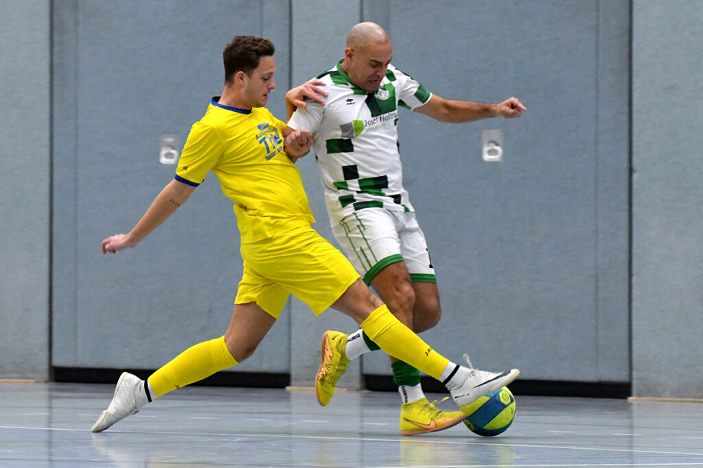 In der Vorrunde gewann die Mannschaft des SV Herbern (gelbe Trikots) gegen den SC Stockum. Foto: MSW